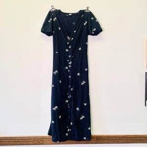 Old Navy Waist-Defined V Neck floral pattern midi dress